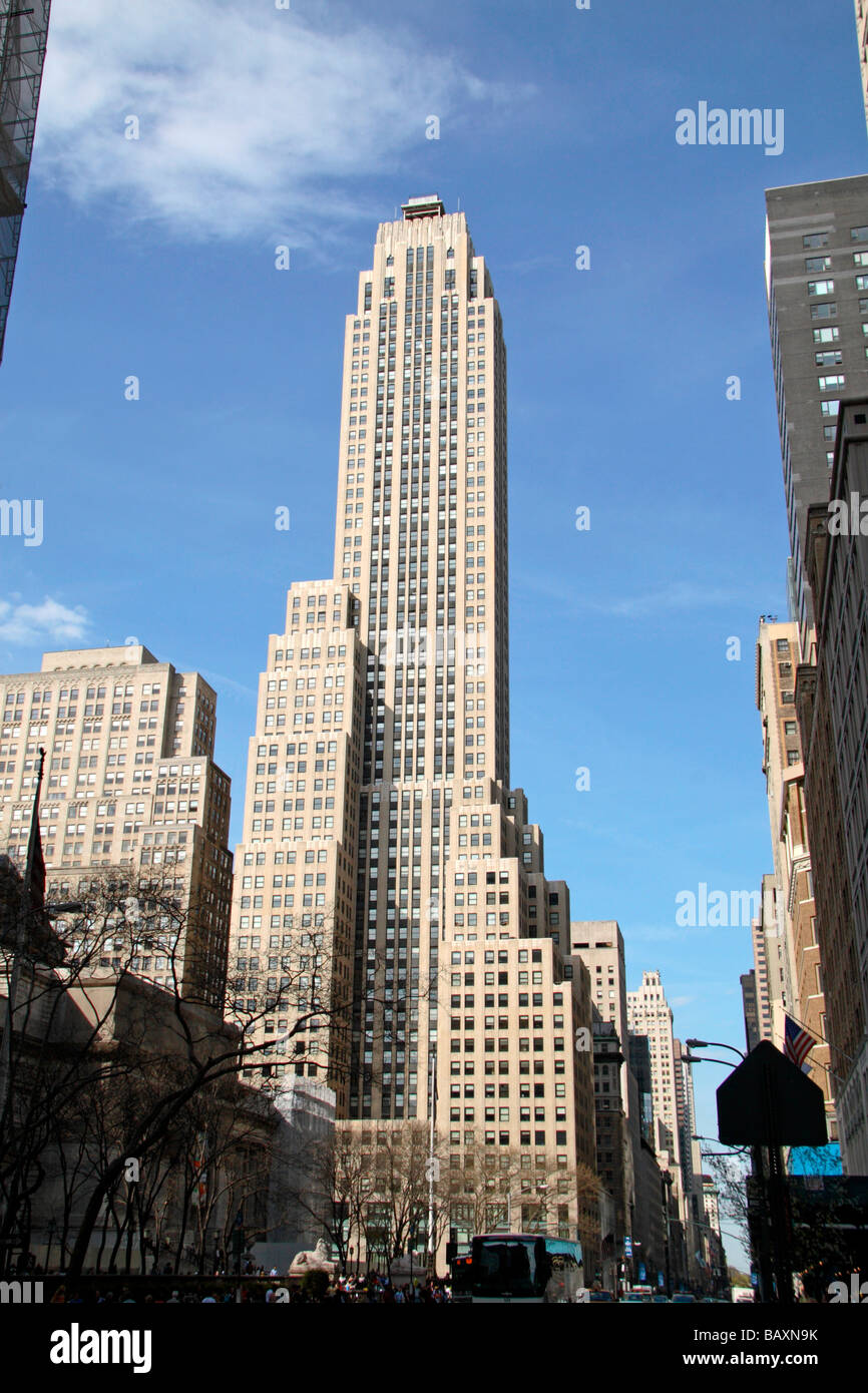 The beautiful art deco skyscapper at 500 5th Avenue, New York. Stock Photo