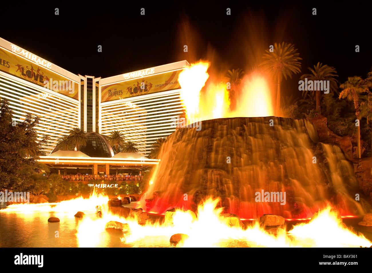 Volcano eruption in front of The Mirage Casino and Hotel in Las Vegas,  Bevada, USA Stock Photo - Alamy