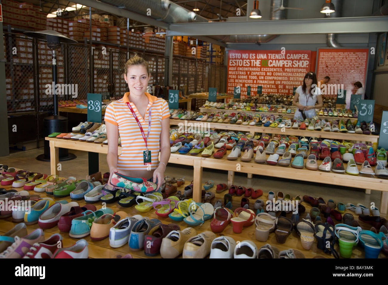 Sociologi Tillid væg Camper Shoes Outlet Store, Inca, Mallorca, Balearic Islands, Spain Stock  Photo - Alamy