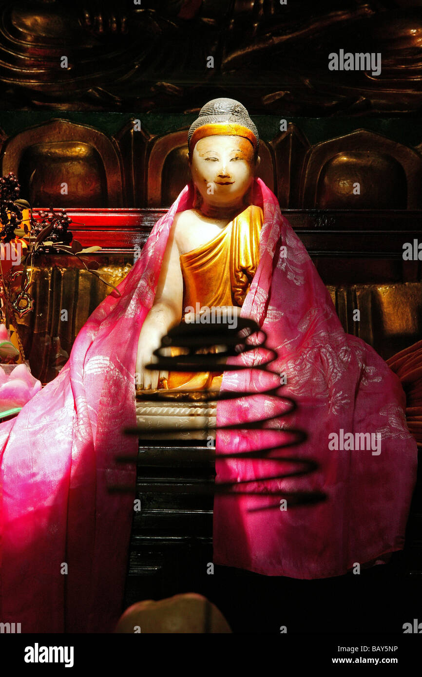 Buddha figure at Yaoshi Temple at the village Minyuan, Jiuhua Shan, Anhui province, China, Asia Stock Photo