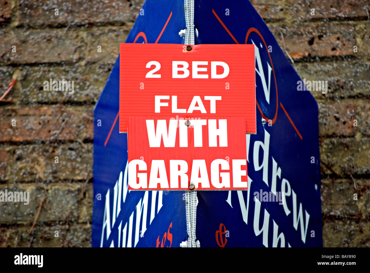british estate agents sign for 2 bedroom flat with garage Stock Photo