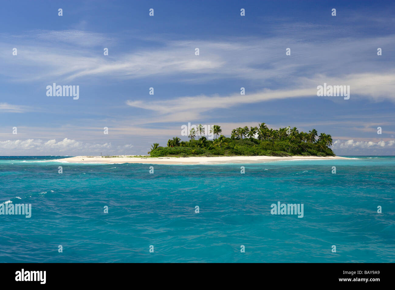 The small uninhabited island of Malinoa is situated one boat hour north