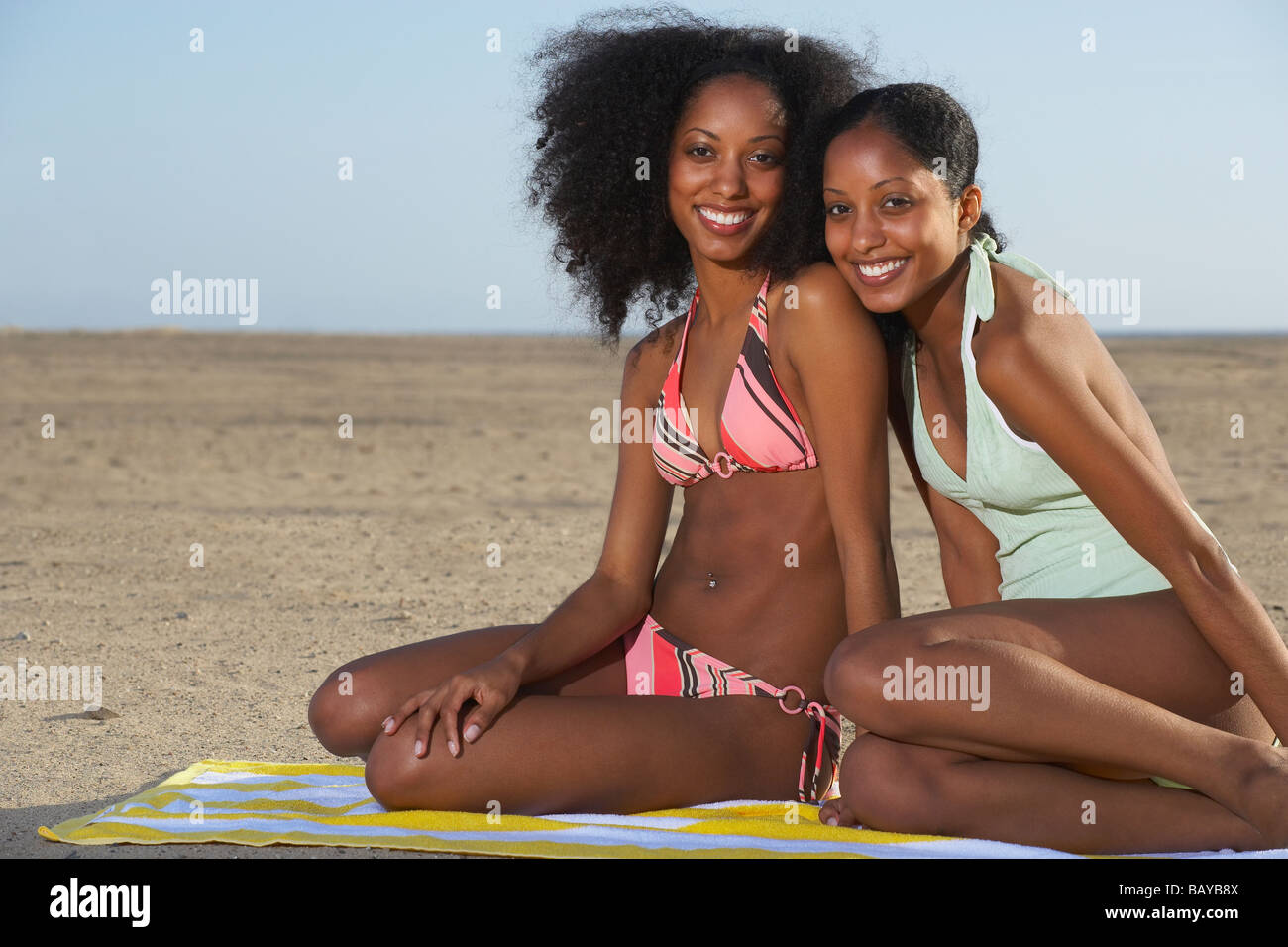 Sisters in bathing suits hi-res stock photography and images - Alamy