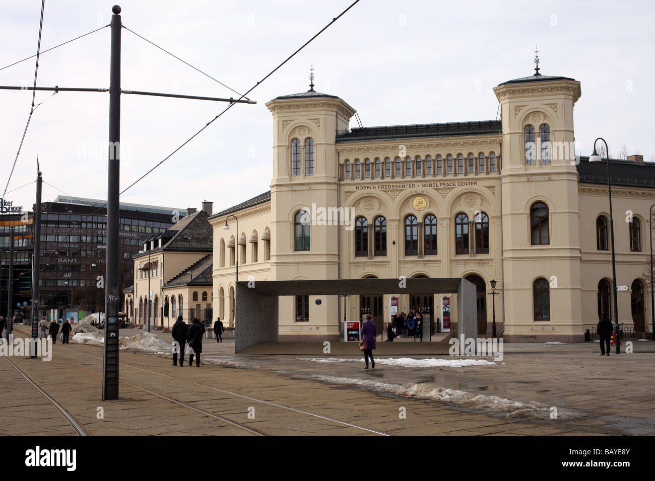 Nobels Fredssenter and tramway line - Brynjulf Bulls Plass - Oslo - Norway  Stock Photo - Alamy