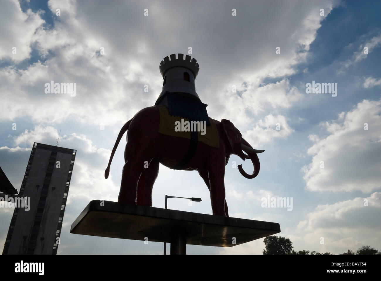 Elephant castle 1960s hires stock photography and images Alamy