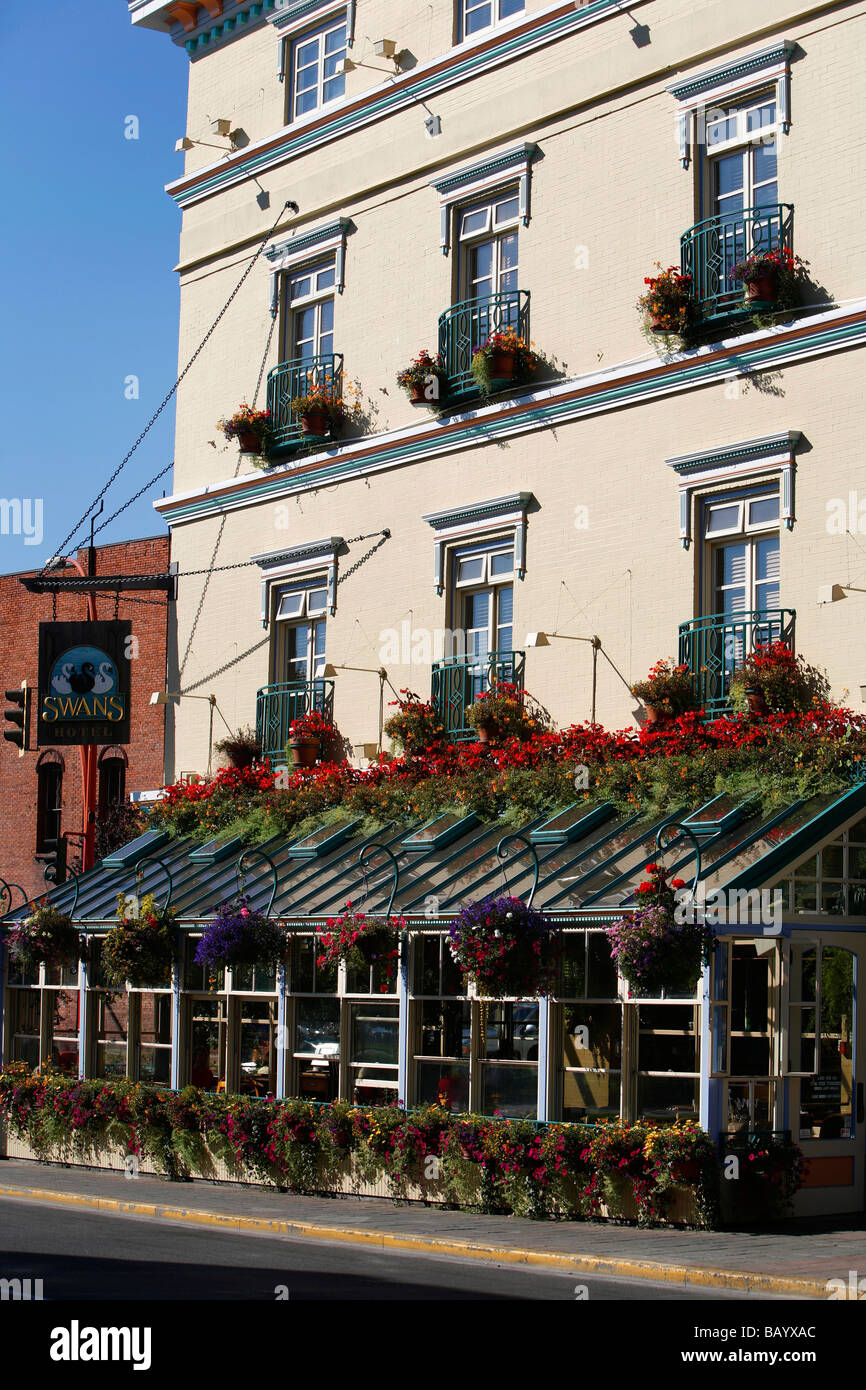 Swans boutique art hotel, pub, restaurant, bistro, and liquor store in