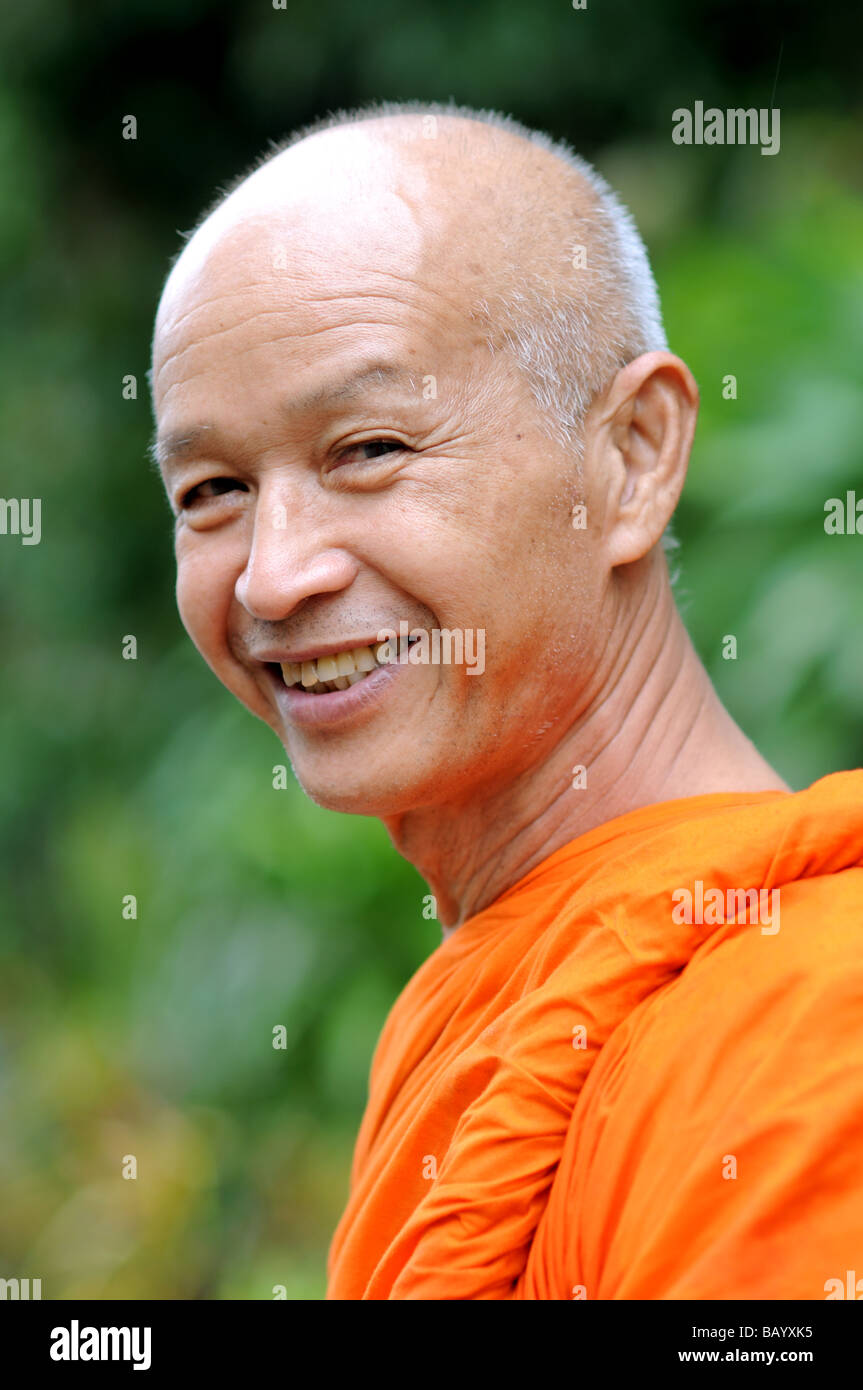 Thai buddhist monk portrait hi-res stock photography and images - Alamy