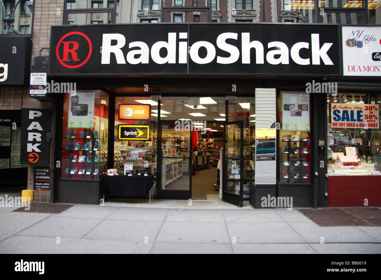 Radioshack manhattan nyc hi-res stock photography and images - Alamy