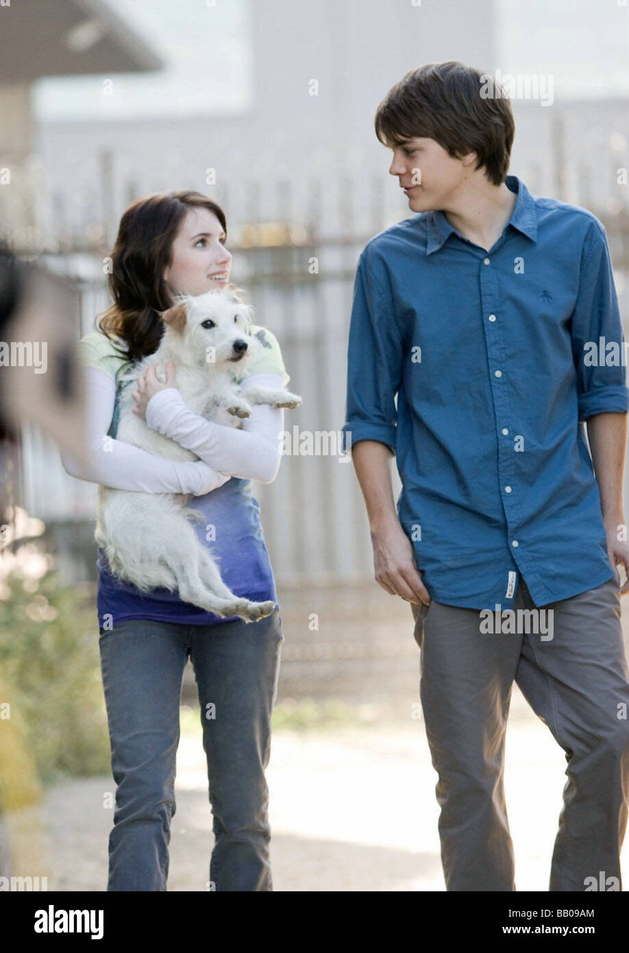 Hotel for dogs Year : 2009 Director :  Thor Freundenthal Emma Roberts, Johnny Simmons Stock Photo