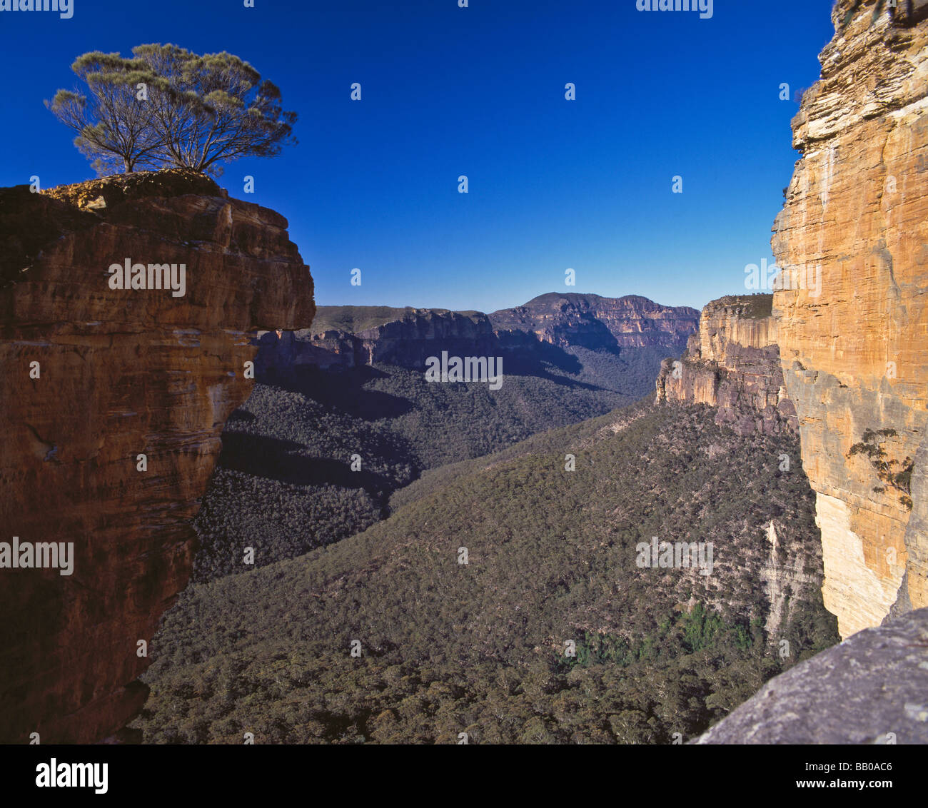 Hanging rock australia hi-res stock photography and images - Alamy