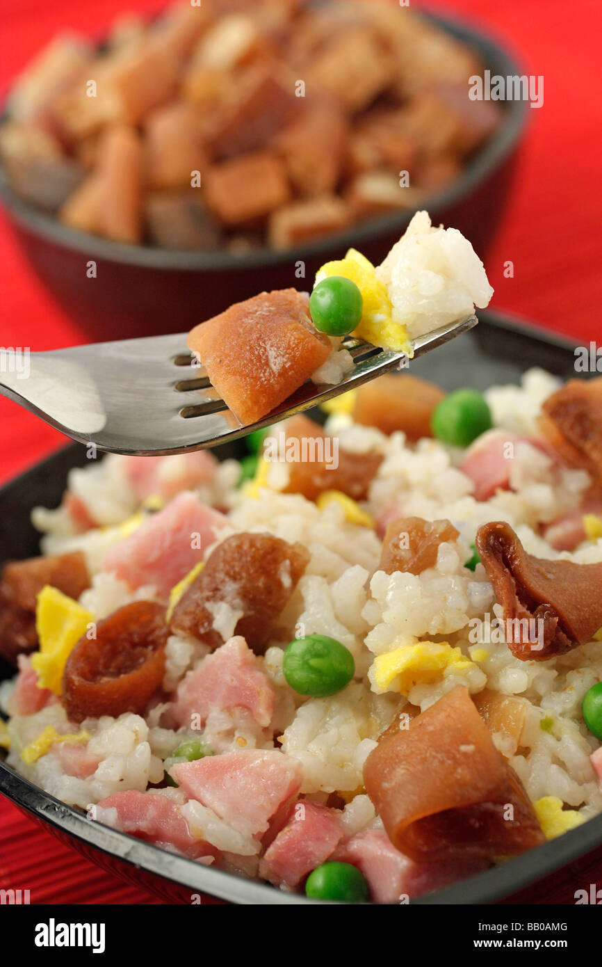 Cooked cochayuyo seaweed with rice and vegetables (Durvillaea