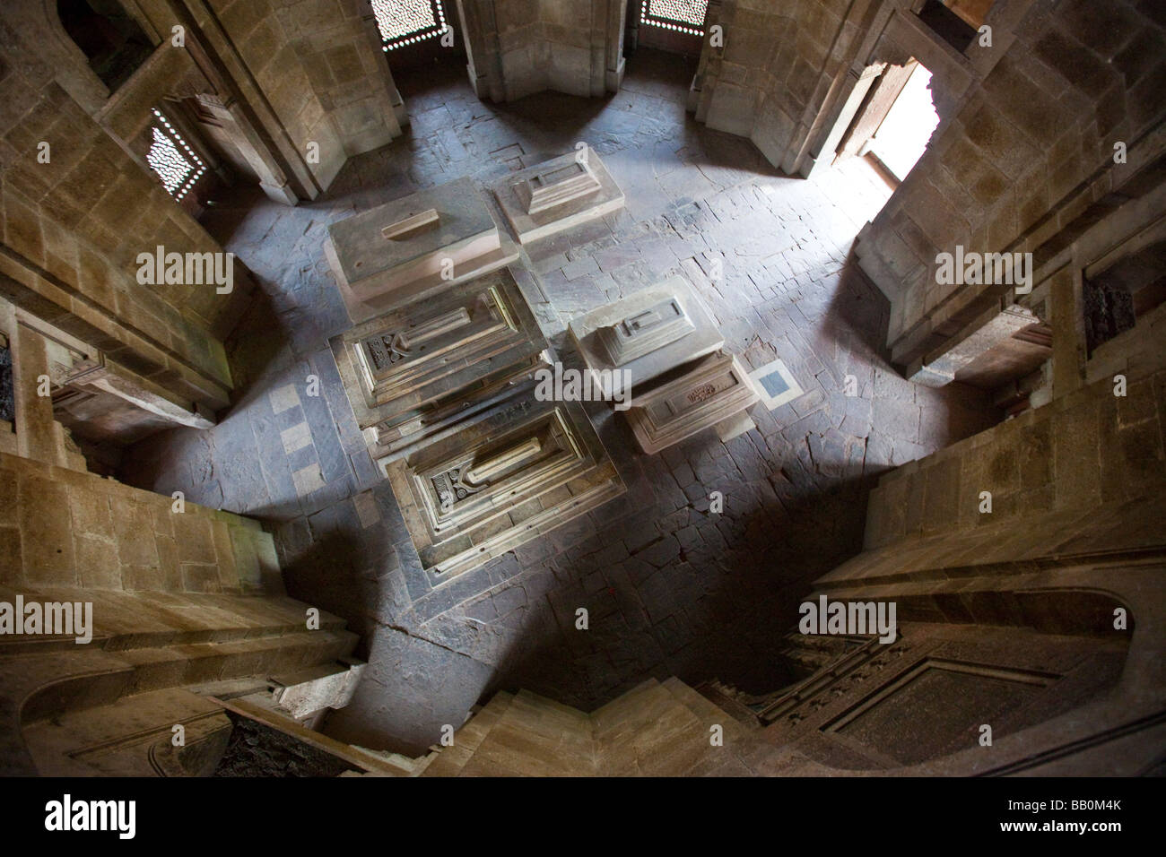 Inside humayuns tomb new delhi hi-res stock photography and images - Alamy