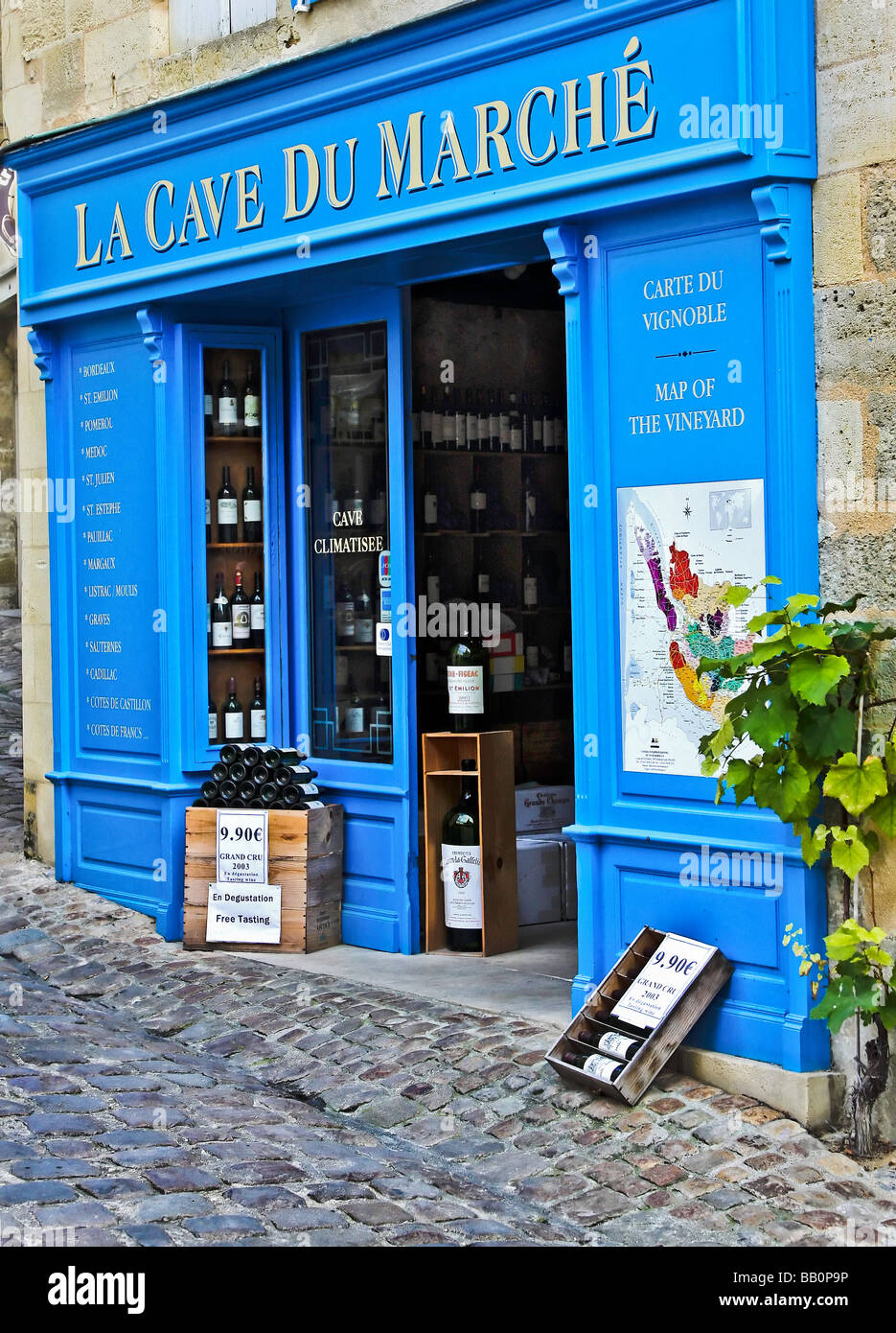 Bordeaux bottles hires stock photography and images Alamy