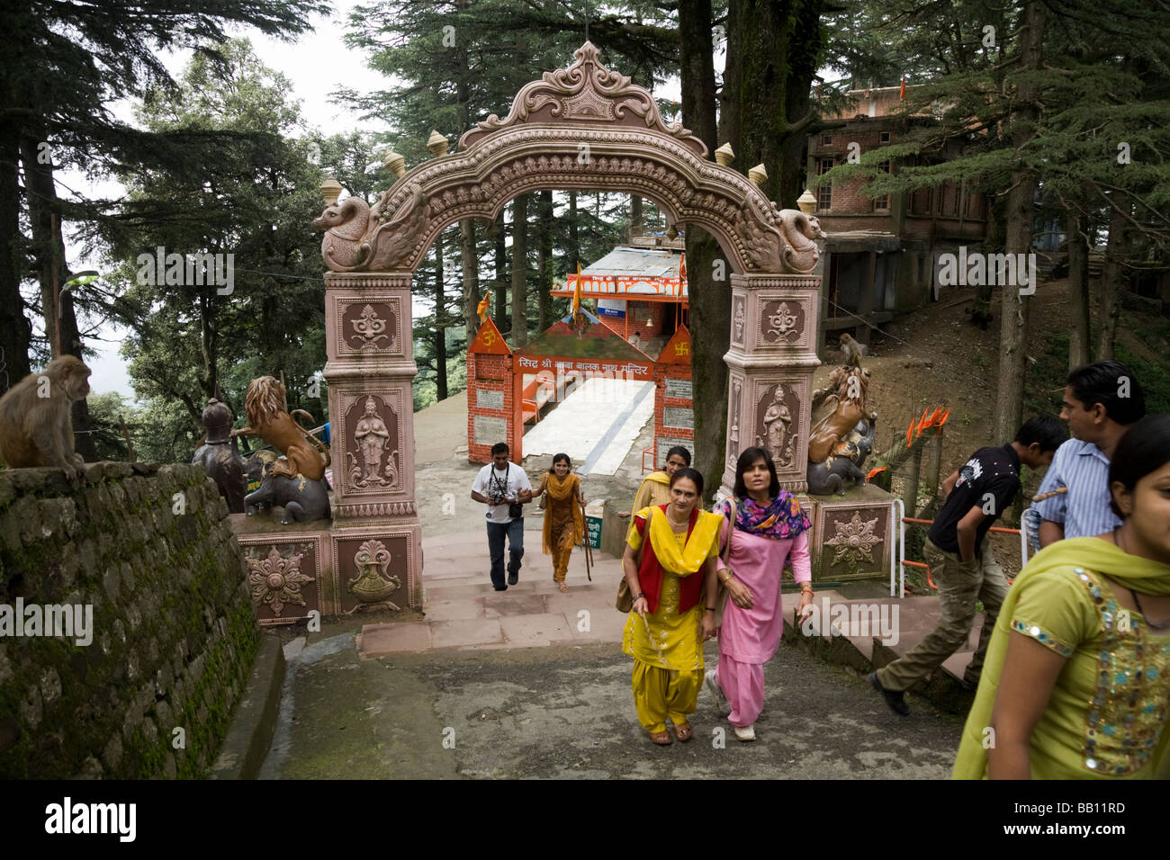 Entrance arch over the path leading to the Jakhu Temple (Monkey Temple