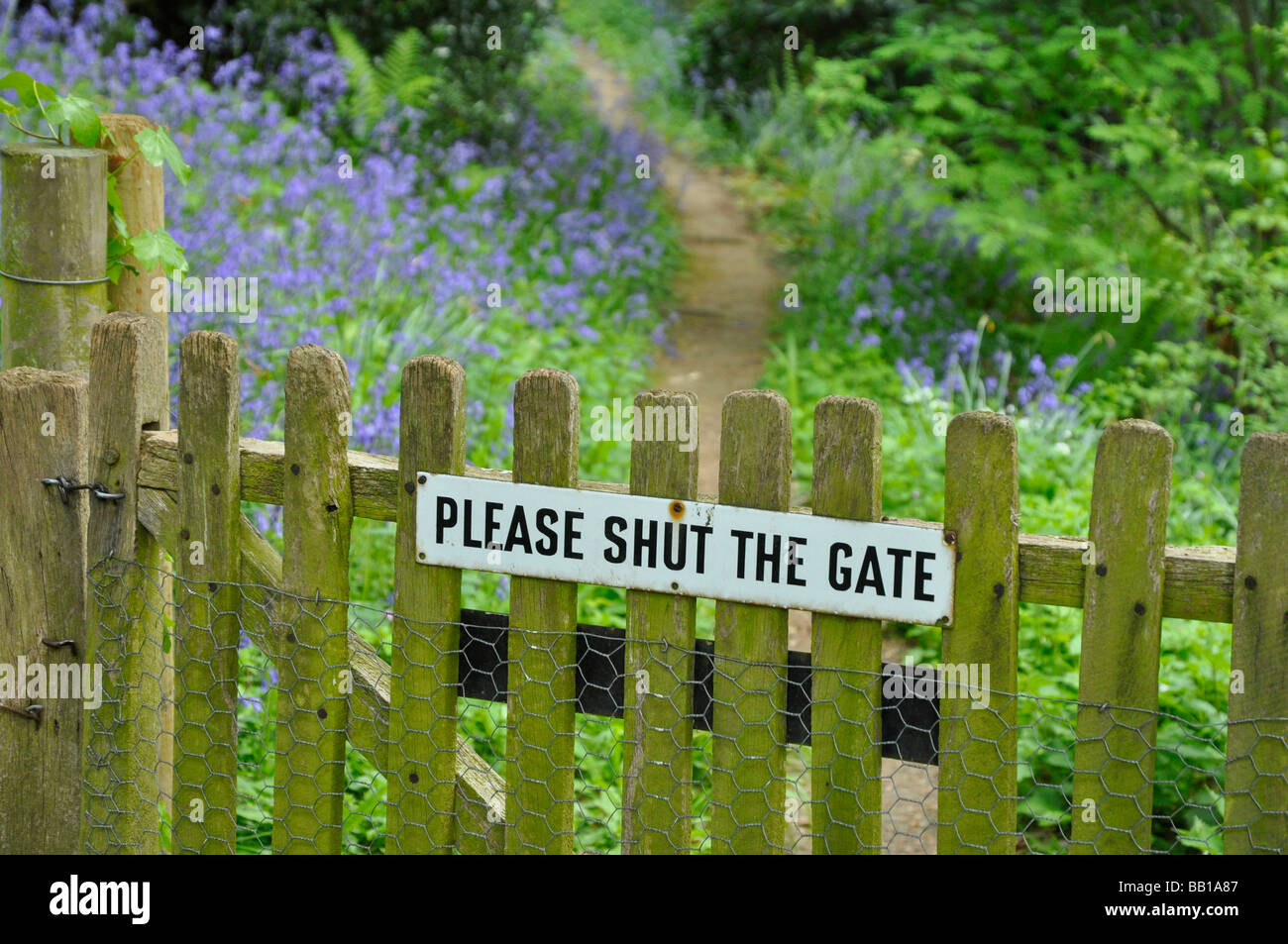 Please Close The Gates Thank You Polite Property Security House/Home/Garden Sign