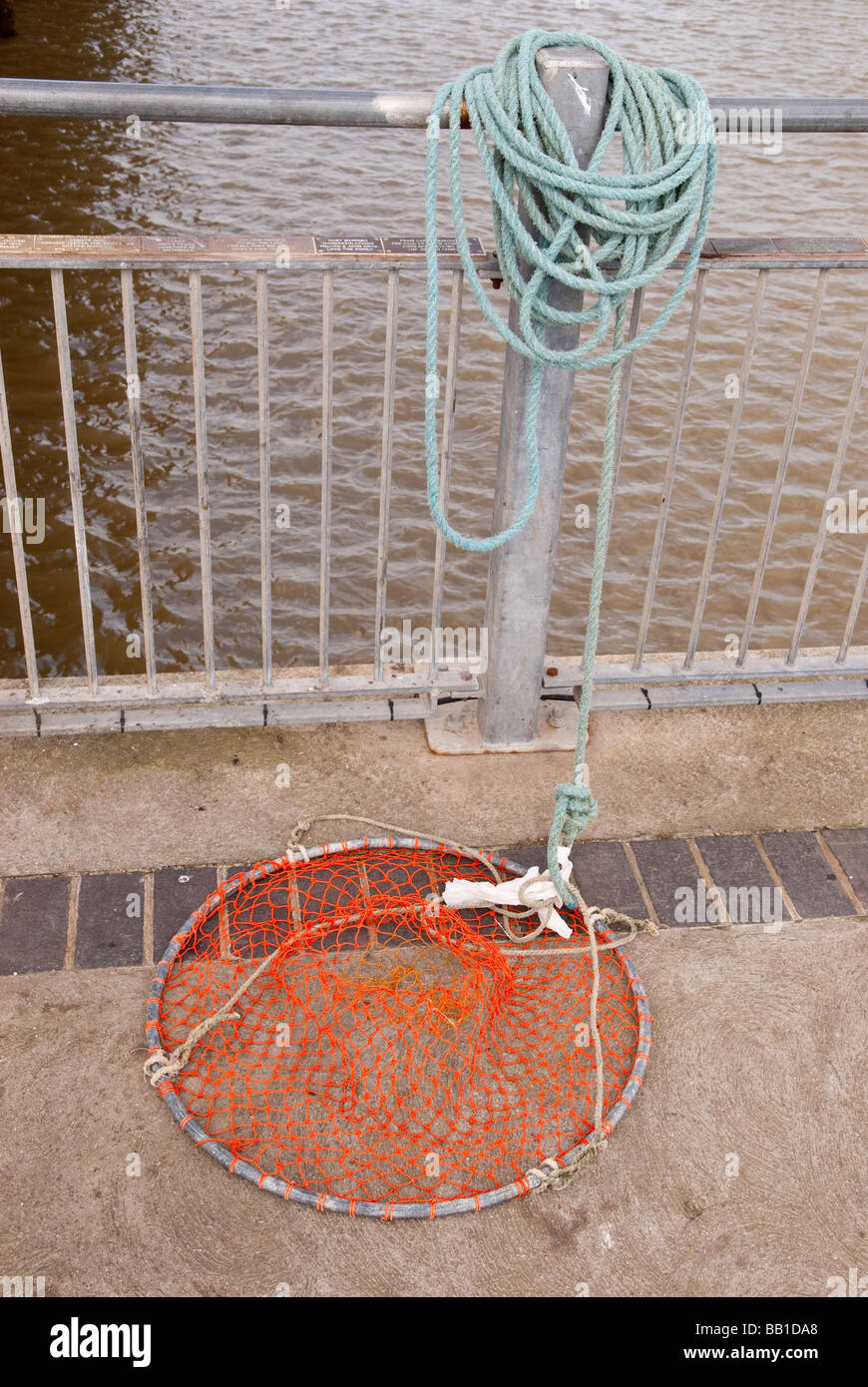 Drop net fishing hi-res stock photography and images - Alamy