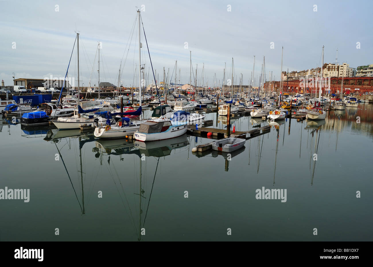 Ramsgate marina and boats Stock Photo Alamy