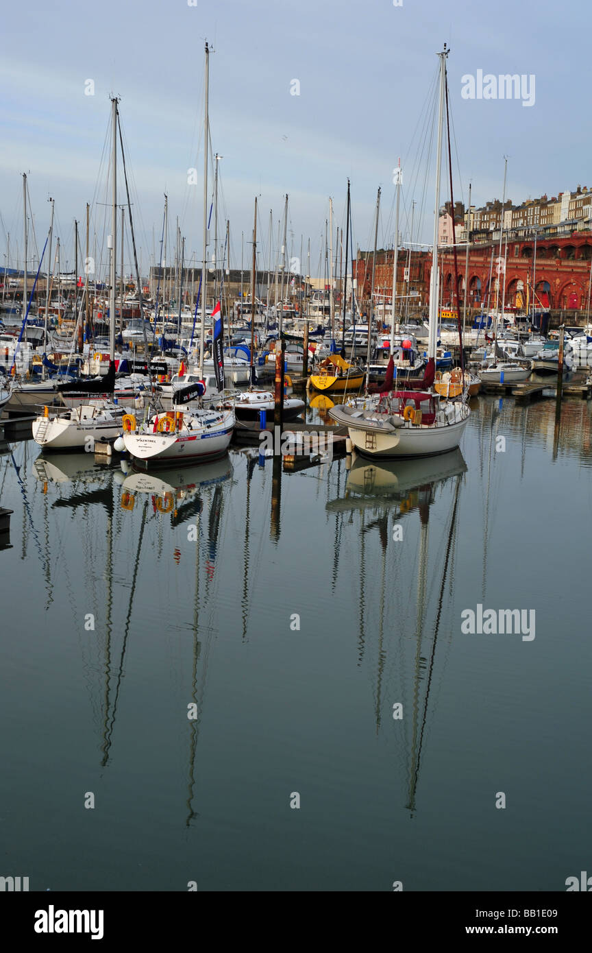 Ramsgate marina and boats Stock Photo Alamy