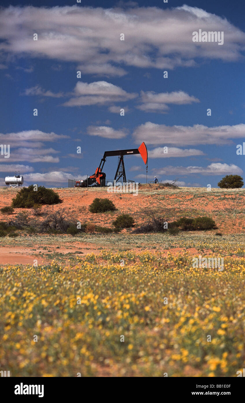 Oil well pump, outback Australia Stock Photo Alamy