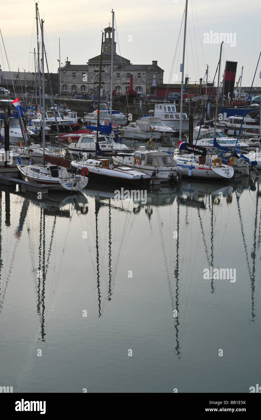 Ramsgate marina and boats Stock Photo Alamy
