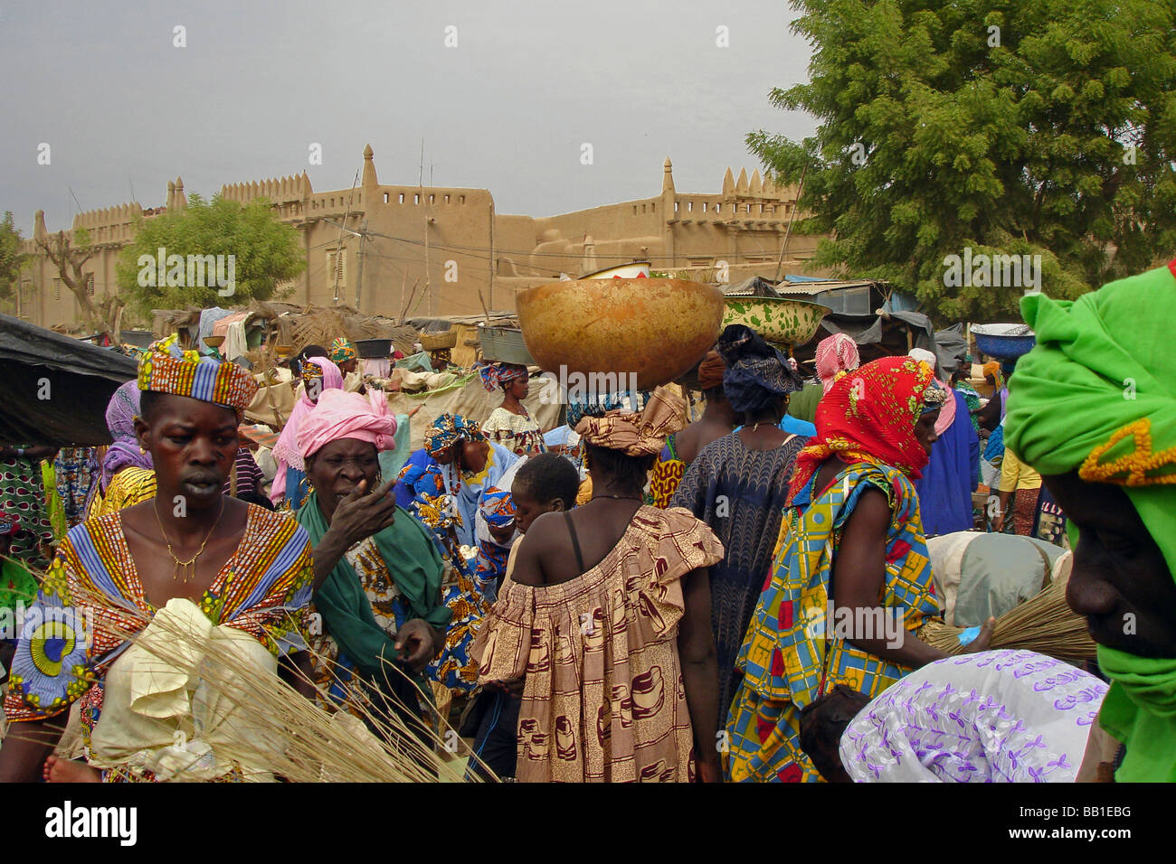 MALI, Djenne. Inside the monday market of Djenne (RF) Stock Photo