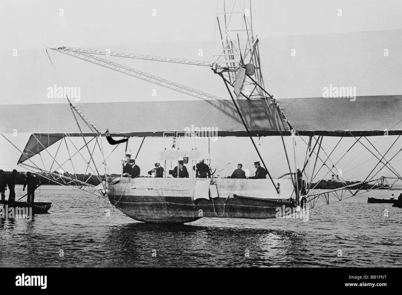 Zeppelin Float Rig Zeppelin on Water Stock Photo - Alamy