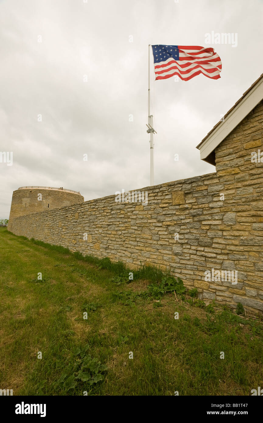 AN AMERICAN FLAG FLYS ABOVE HISTORIC FORT SNELLING Stock Photo Alamy