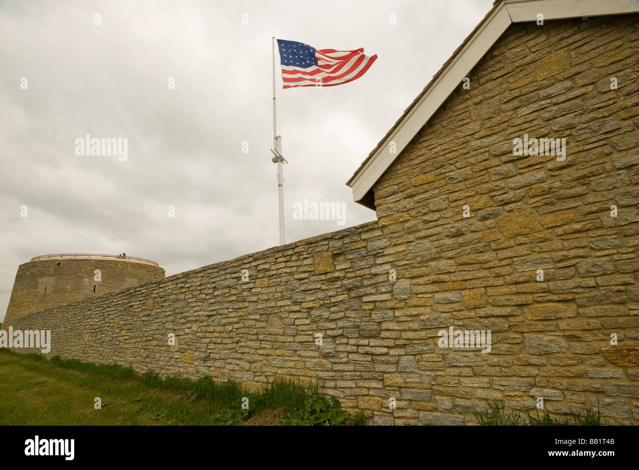 AN AMERICAN FLAG FLYS ABOVE HISTORIC FORT SNELLING Stock Photo Alamy