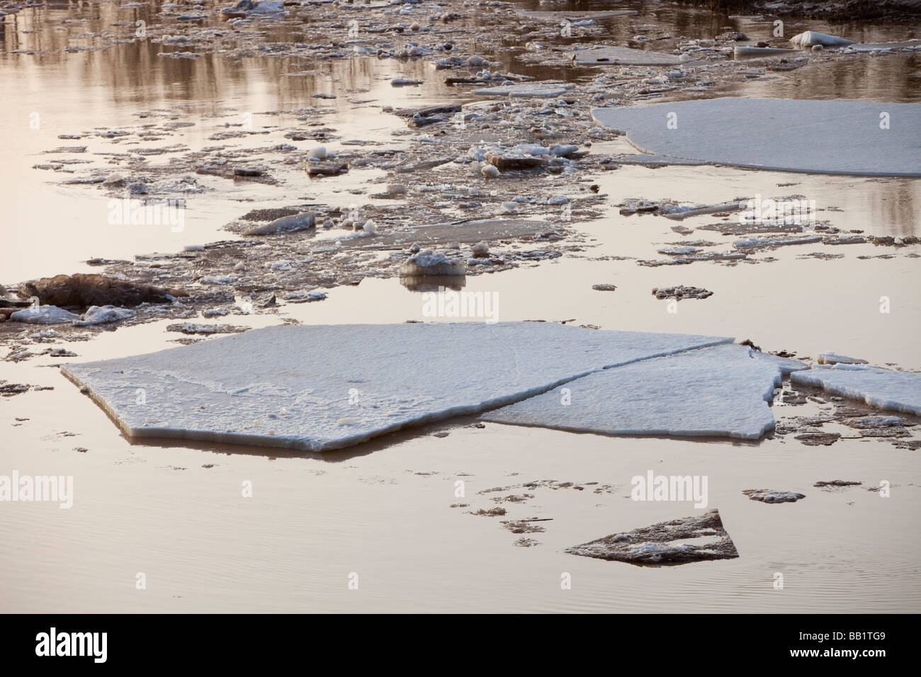 Ice breaking up in spring on the Yellow River in northern China Stock Photo