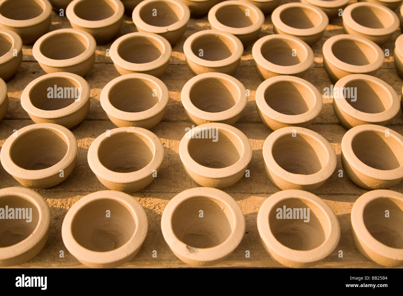 Clay pots for sale in Bangalore, India. A section of the city is known as Pottery Town Stock