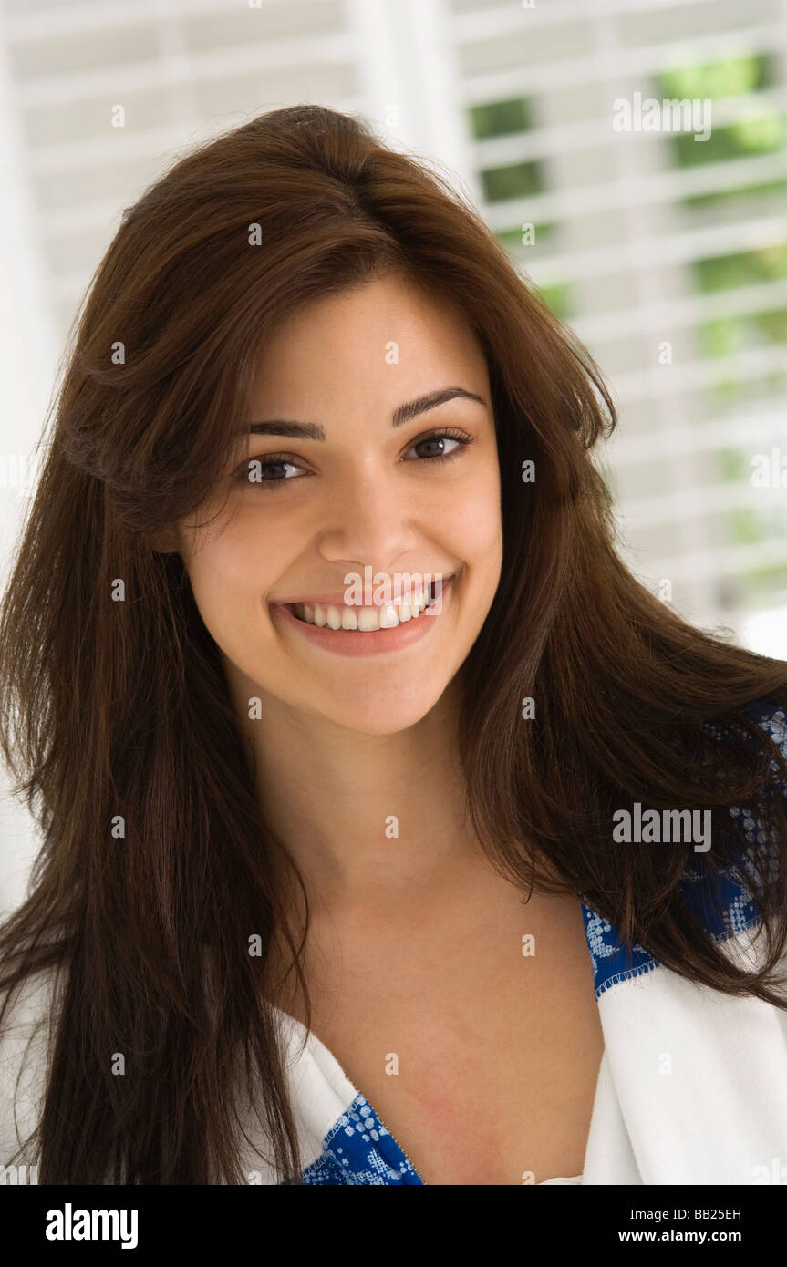 Portrait of a woman smiling Stock Photo - Alamy
