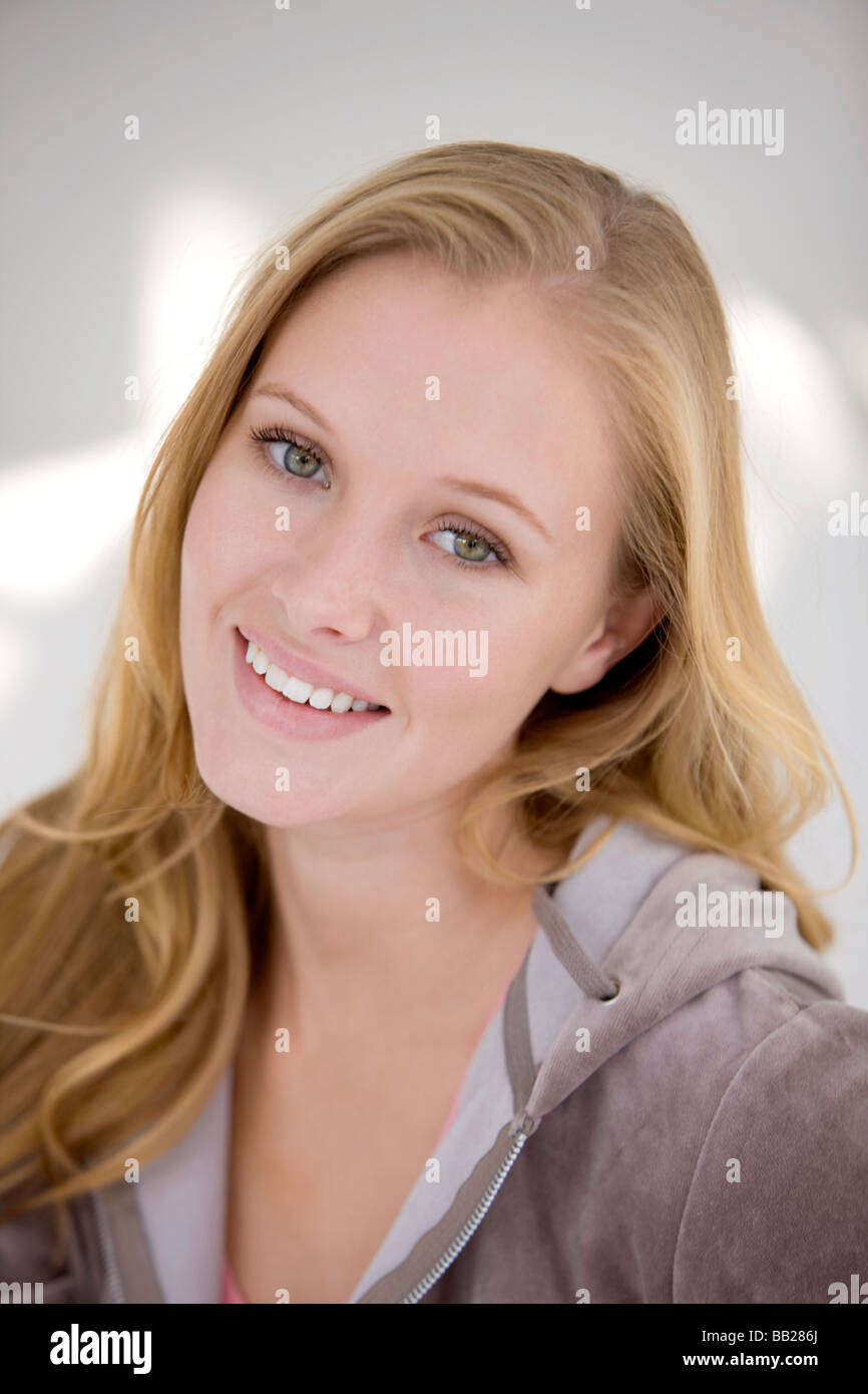 Portrait of a woman smiling Stock Photo - Alamy
