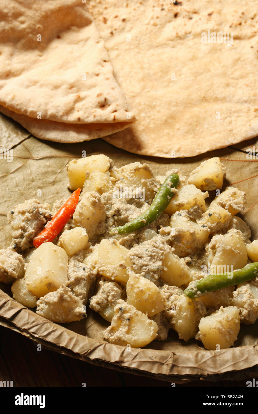 Aloo Posta is a delicious Bengali side dish generally eaten as a dry to a meal and