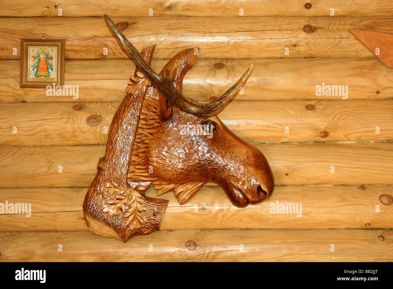 Moose head carved in wood hires stock photography and images Alamy