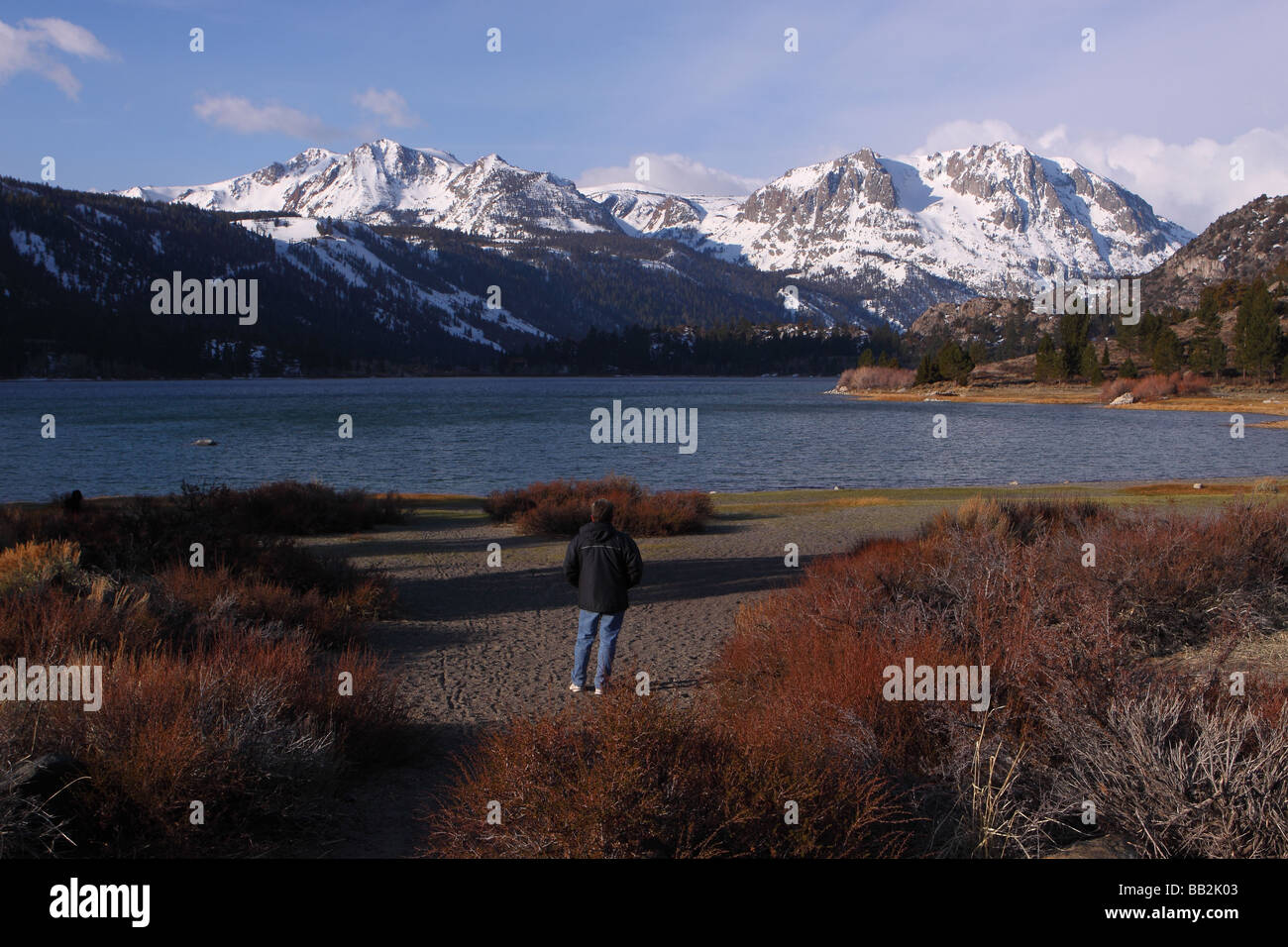 Sierra nevada lake winter hi-res stock photography and images - Alamy