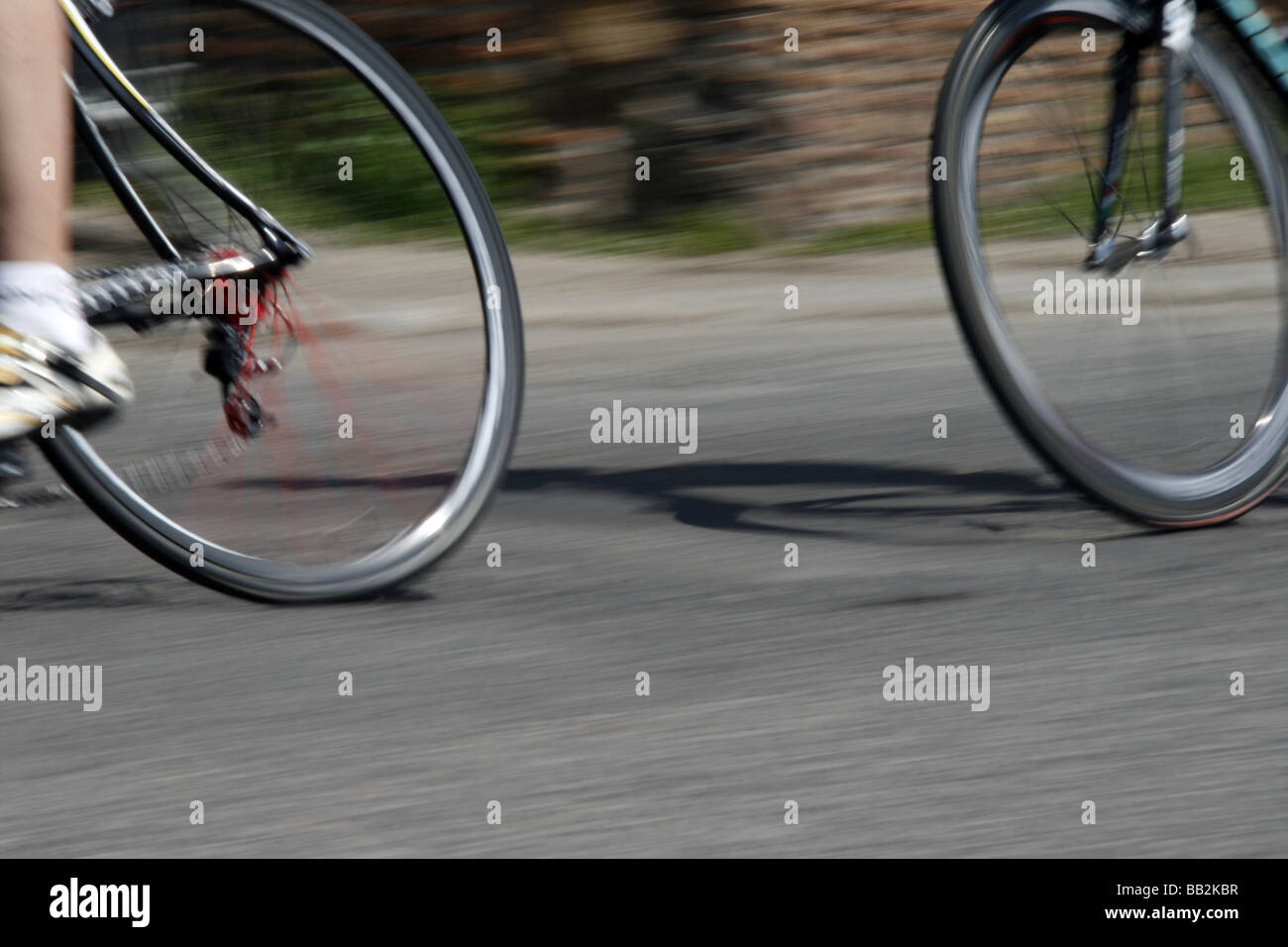 Two professional male cyclists hi-res stock photography and images - Alamy