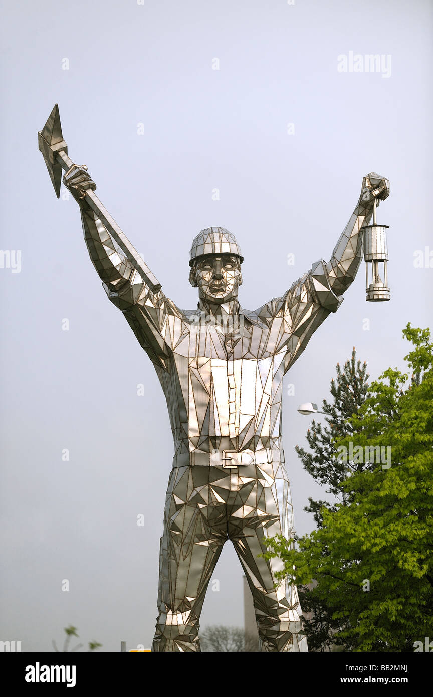 A landmark 30 foot high sculpture of a miner, made by John McKenna in Brownhills High Street. Stock Photo