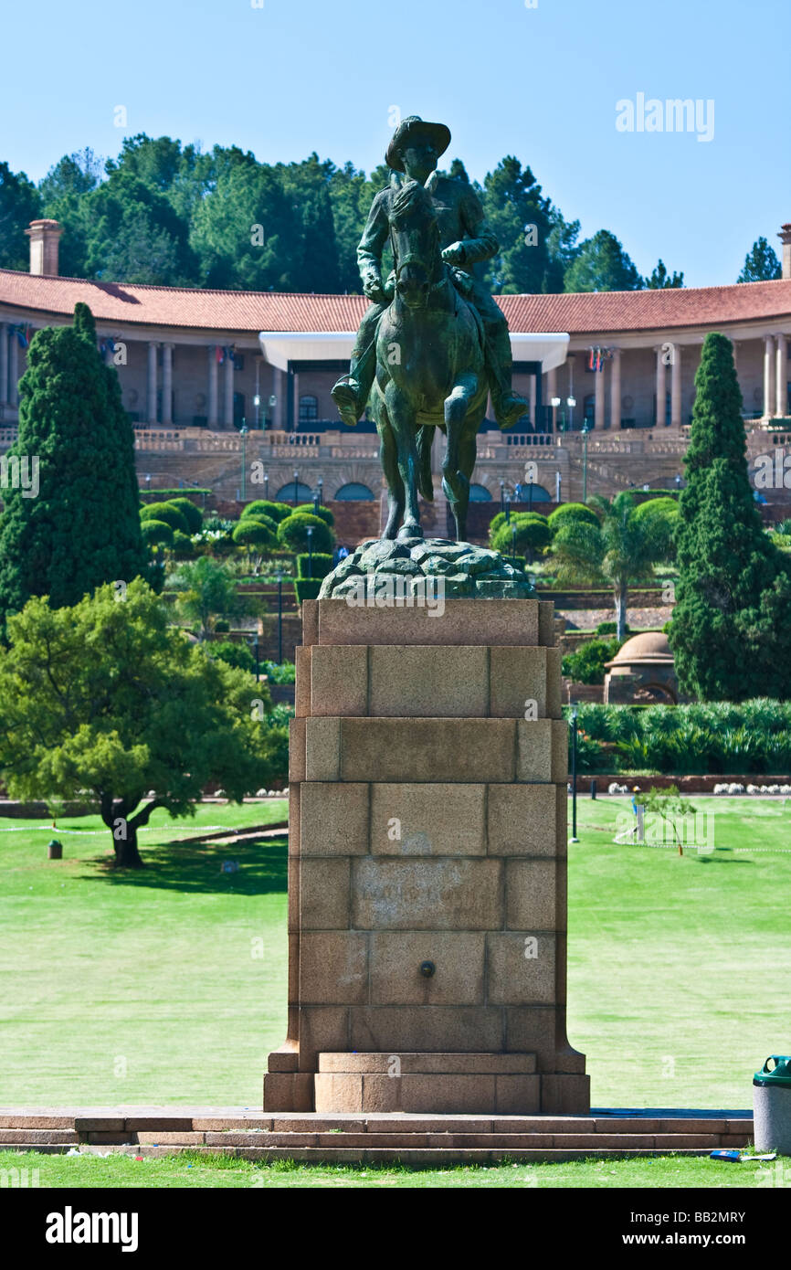 Louis Botha Statue frontal view Union Buildings in backgound Pretoria ...