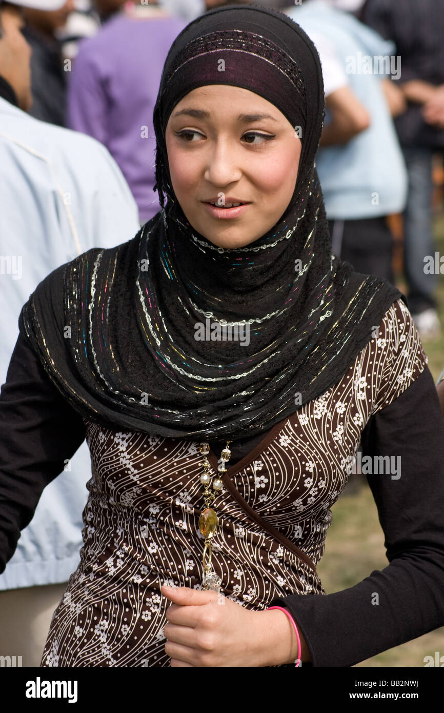 shalwar kameez indian woman traditional dress bengali Baishakhi Mela Banglatown brick lane east london england uk europe Stock Photo