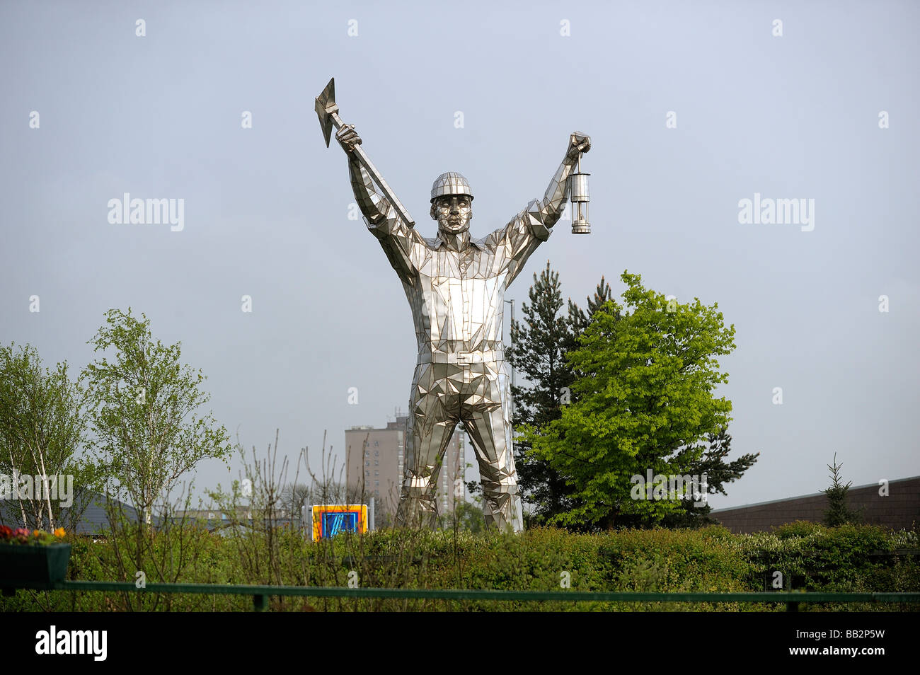 A landmark 30 foot high sculpture of a miner, made by John McKenna in Brownhills High Street. Stock Photo