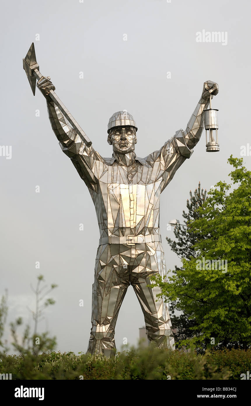 A landmark 30 foot high sculpture of a miner, made by John McKenna in Brownhills High Street. Stock Photo