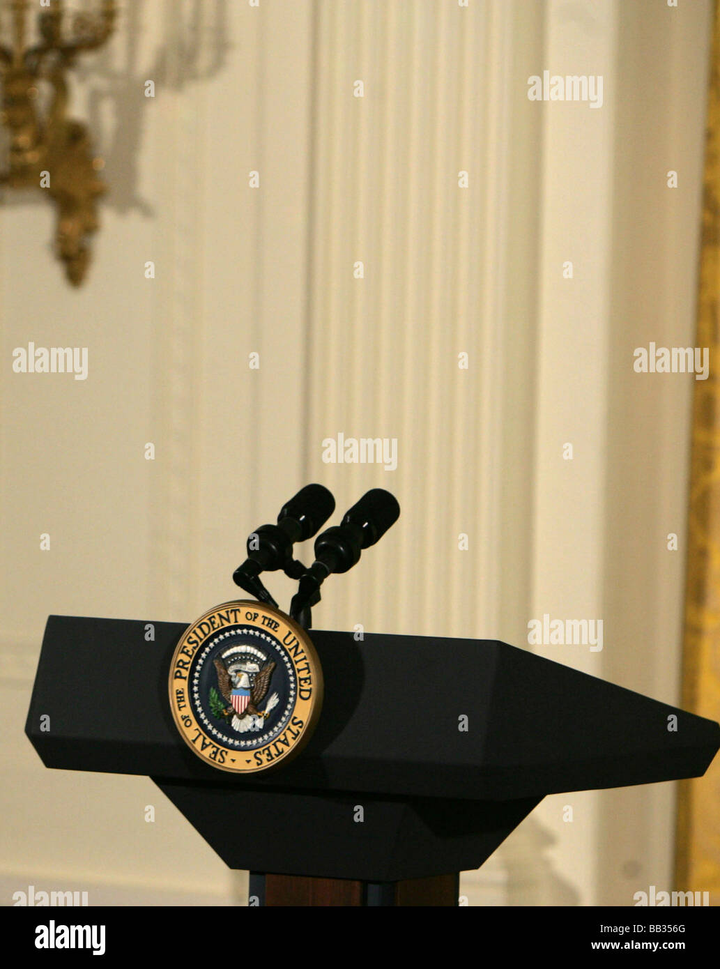Presidential podium in the East Room of the White House Stock Photo Alamy