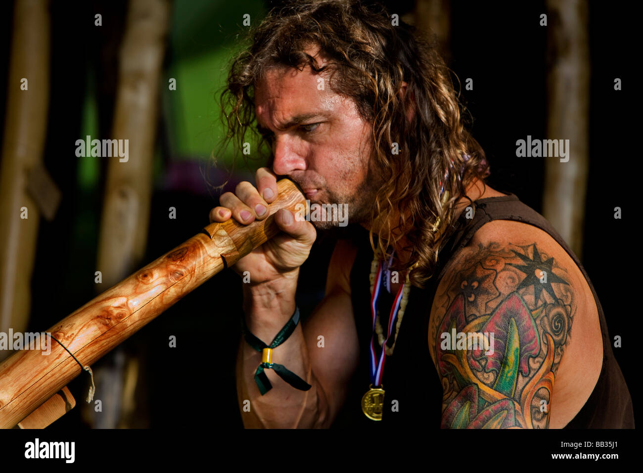 Didgeridoo player hi-res stock photography and images - Alamy