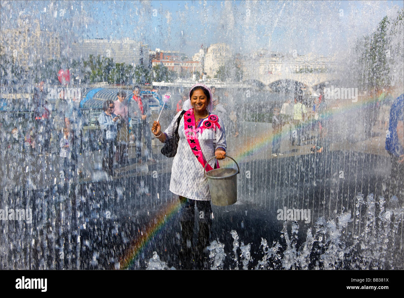 Children and adults playing in the water fountains on the southbank at The Thames Festival, London, UK 2008 Stock Photo