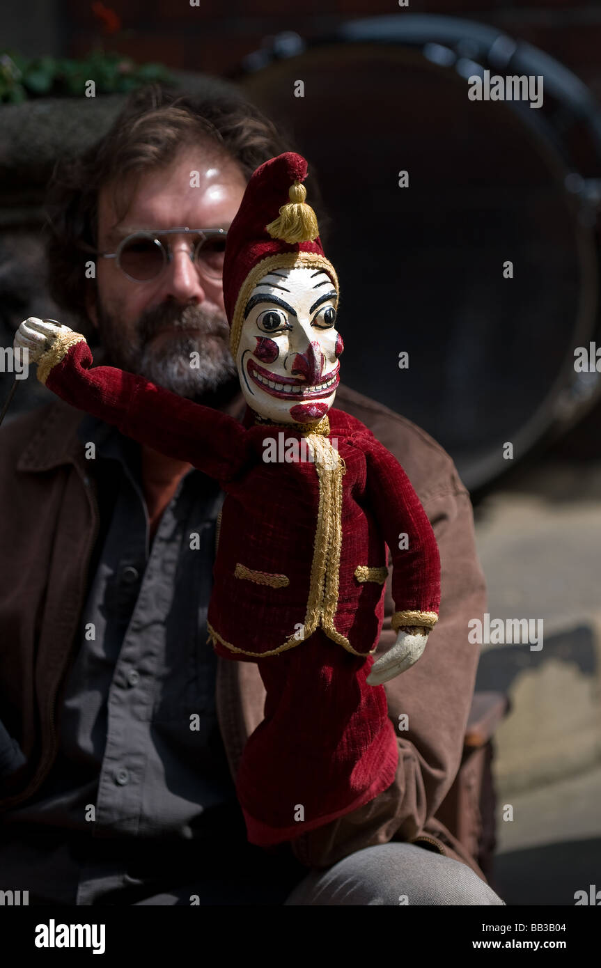 Punch and judy puppet hires stock photography and images Alamy