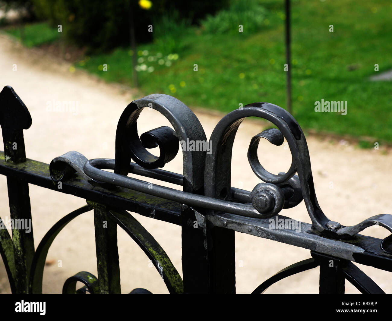 Iron cemetery entrance gates hi-res stock photography and images - Alamy