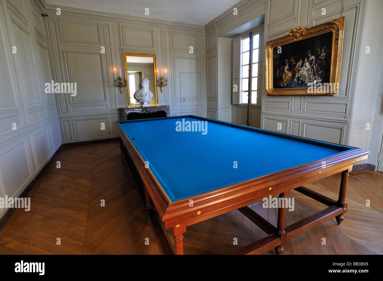 Pool table hi-res stock photography and images - Alamy