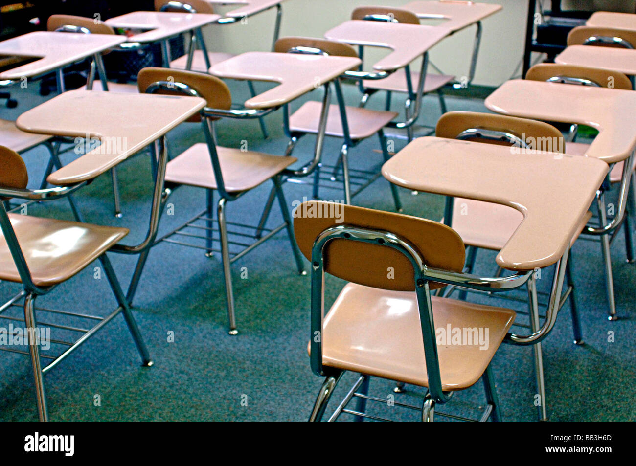 elementary school classroom with rows of empty desks Stock Photo Alamy