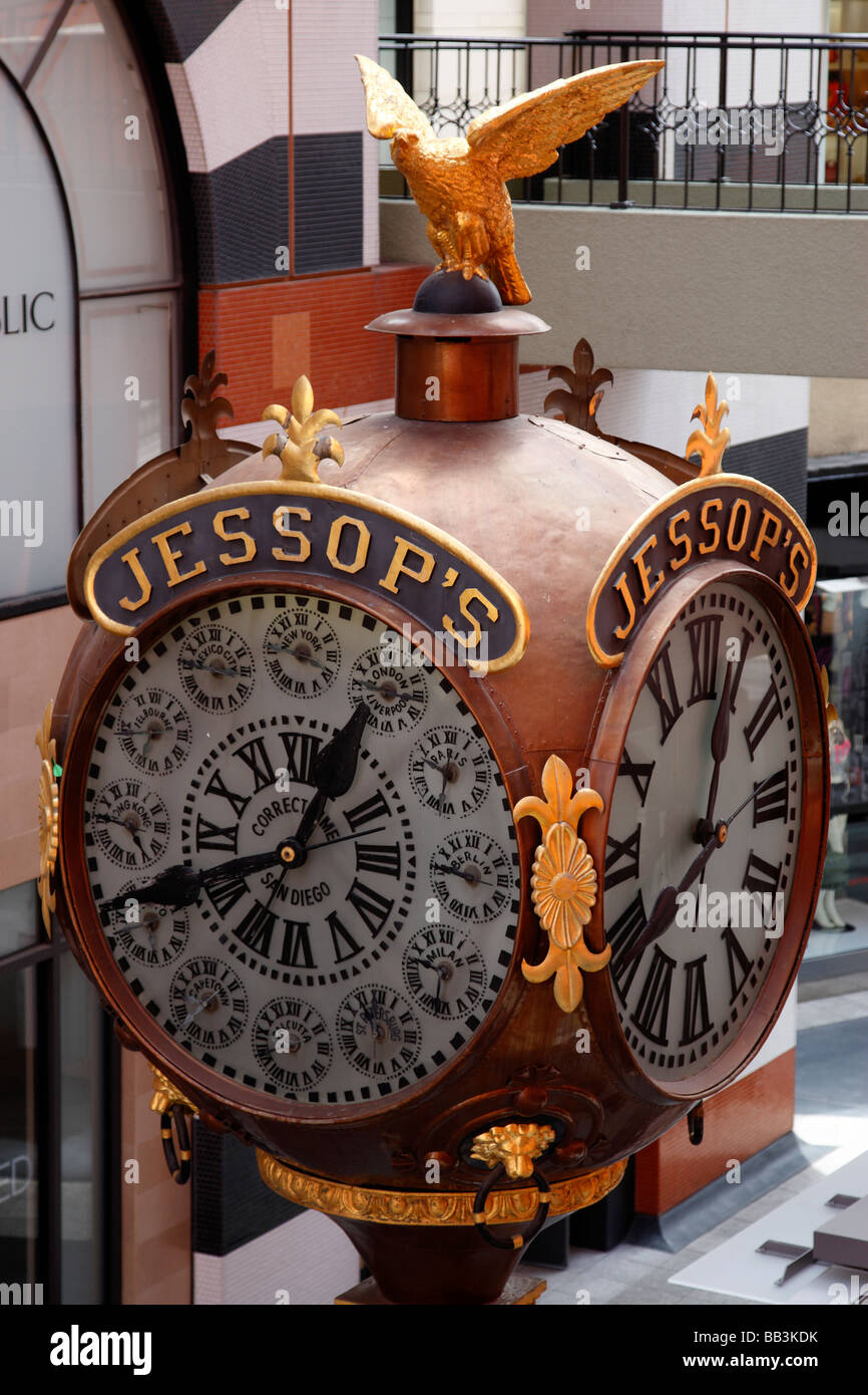 jessop's clock completed in 1907 which tells the time in principle locations around the world in