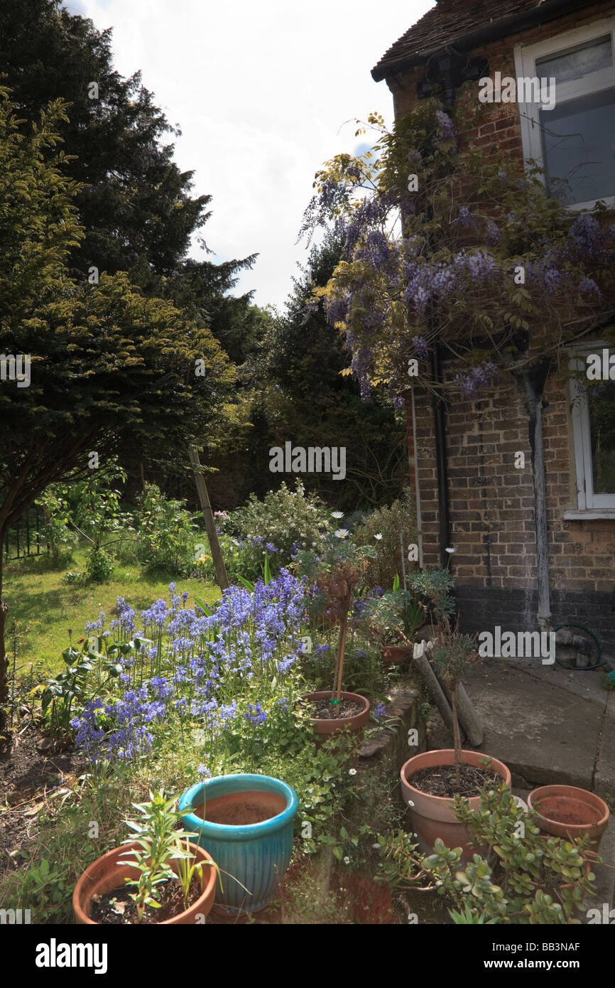 English cottage garden gravel path hires stock photography and images